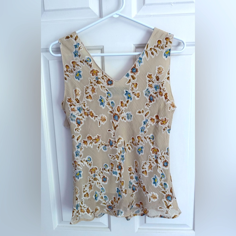 Vintage Floral Sleeveless Blouse - Picture 2 of 3